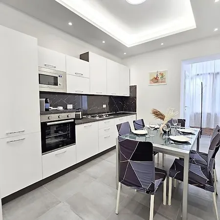 Elegante A Due Passi Dal Centro 라팔로