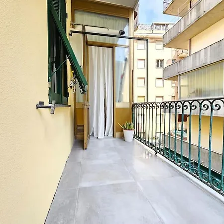 Elegante A Due Passi Dal Centro 아파트 *