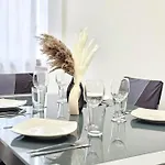 Elegante A Due Passi Dal Centro Apartamento