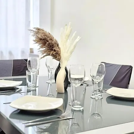 Elegante A Due Passi Dal Centro Apartman