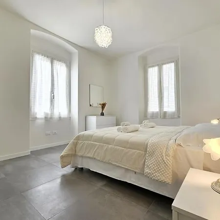 Elegante A Due Passi Dal Centro